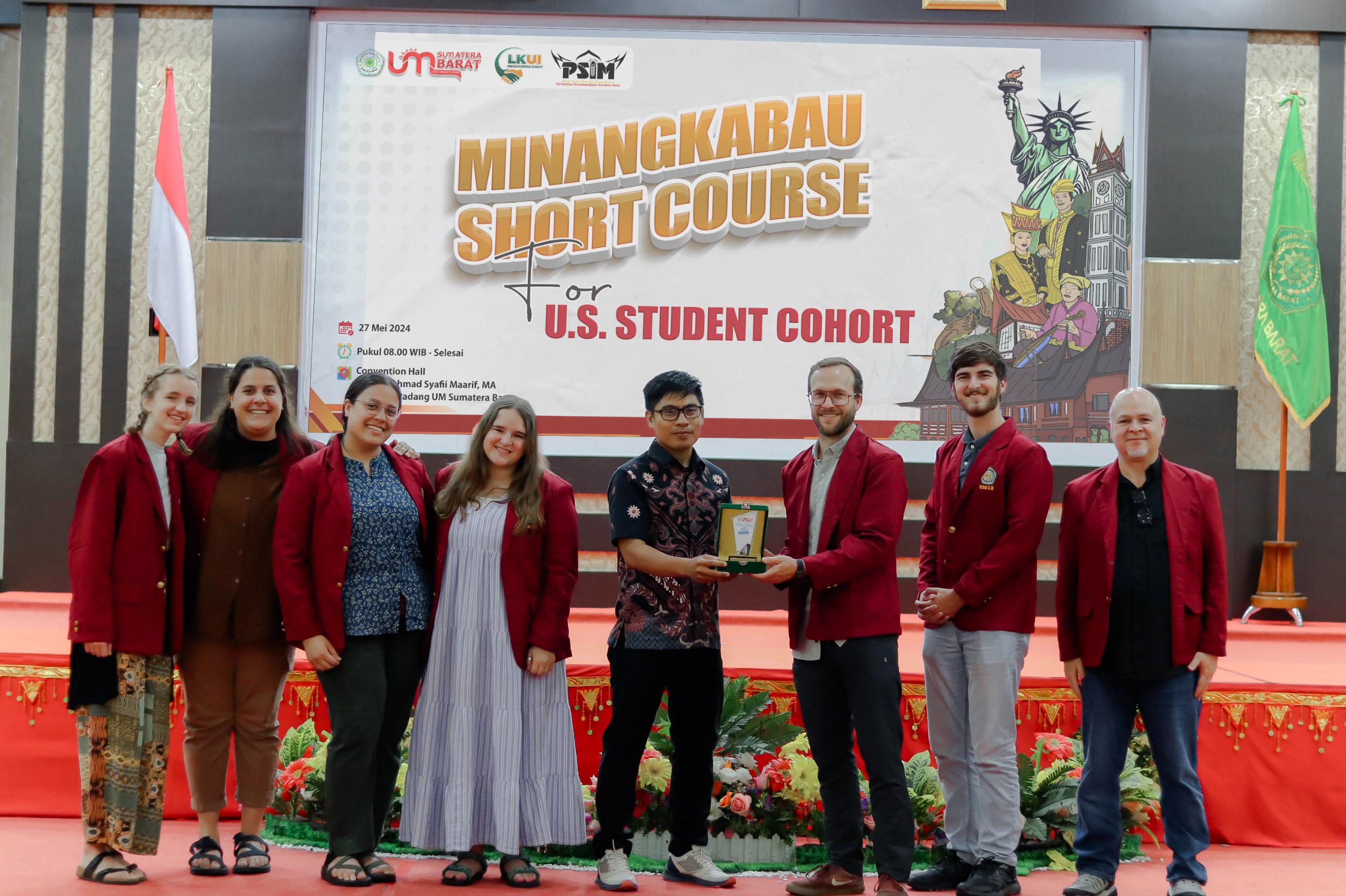 Mahasiswa Amerika Serikat Belajar Budaya Minangkabau di UM Sumbar