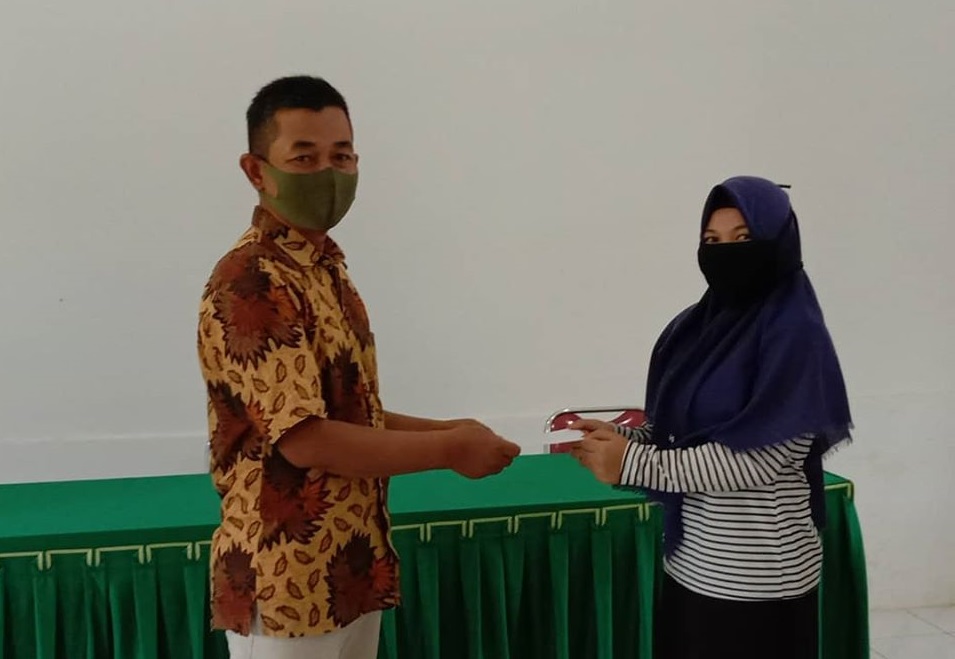 Faperta UMSB Memberikan bantuan kepada Mahasiswa yang terdampak PSBB