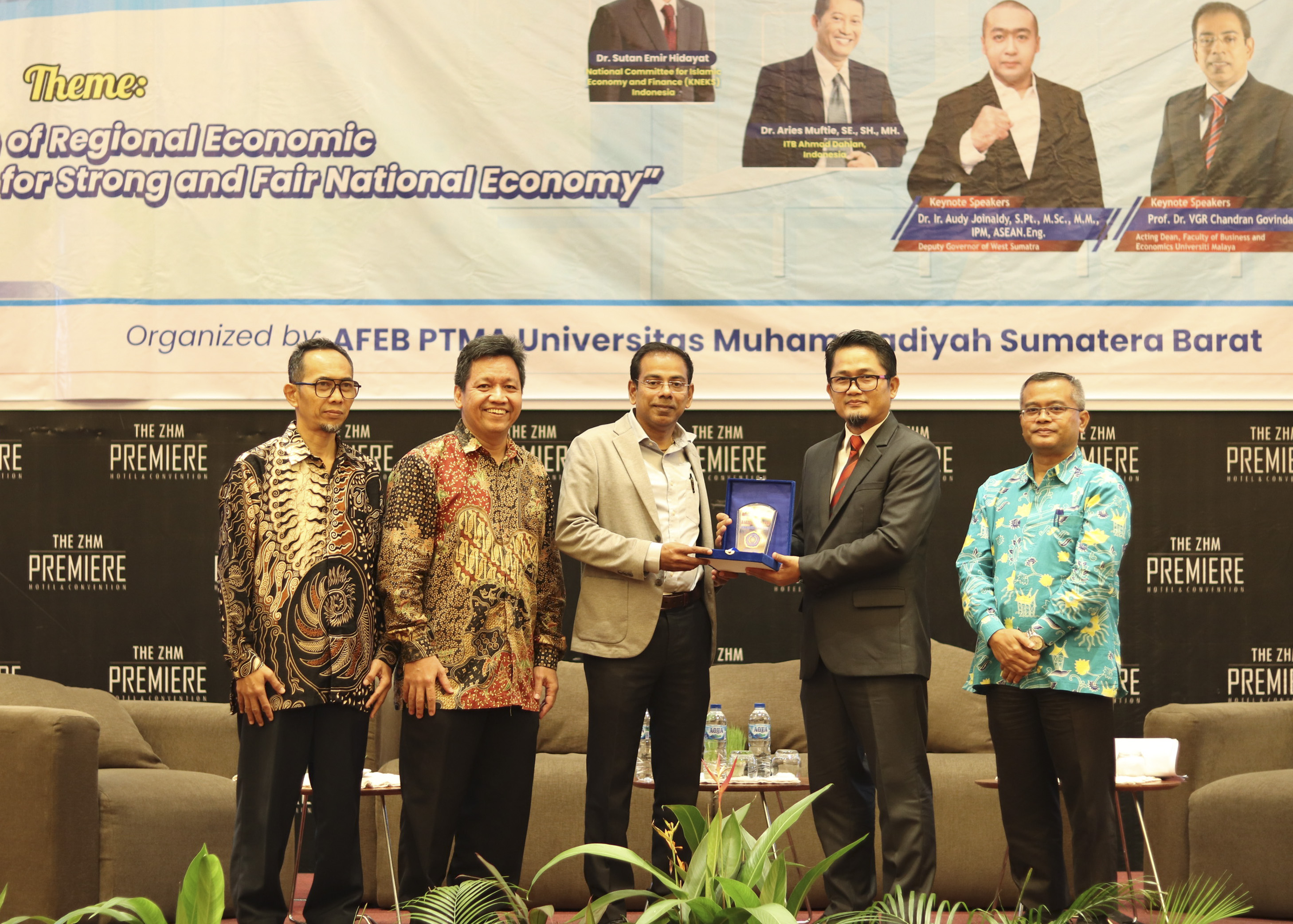 UM Sumatera Barat Sukses Selenggarakan Pertemuan Dekan Fakultas Ekonomi Dan Bisnis Se-Indonesia