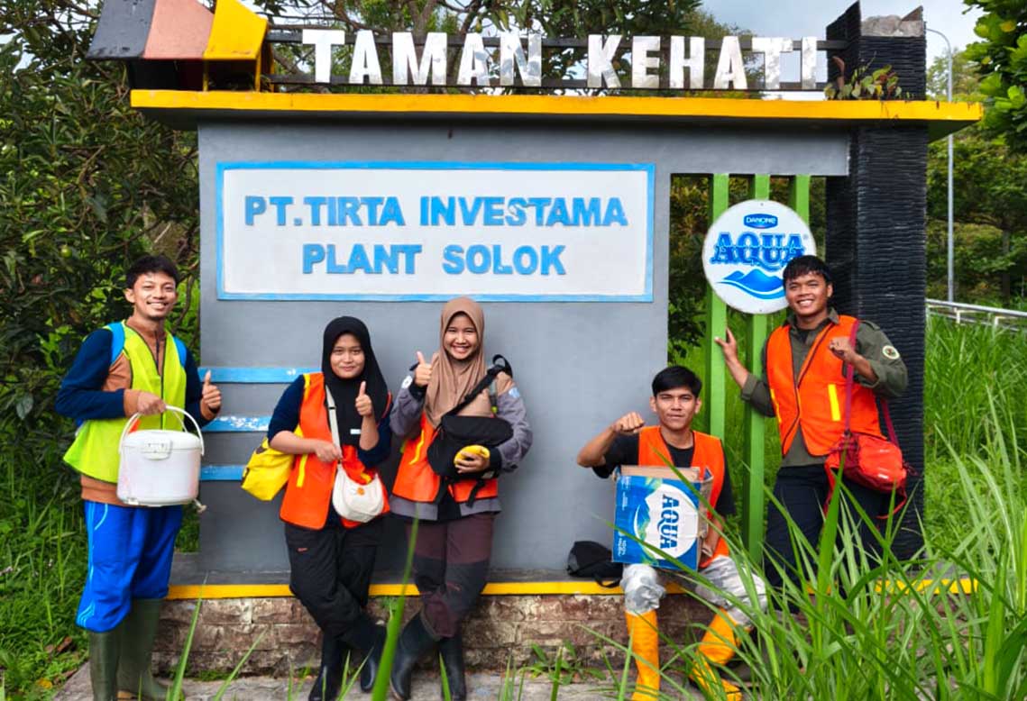 KPA Ducula bicolor UM Sumatera Barat Monitoring Burung di Taman Kehati PT. Tirta Investama (Aqua) Pabrik Solok