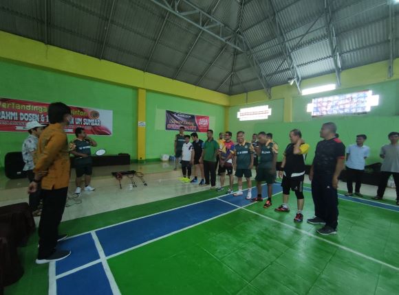 Pertandingan Badminton Silaturrahim Dosen-Karyawan se UM Sumatera Barat Sukses di Gelar