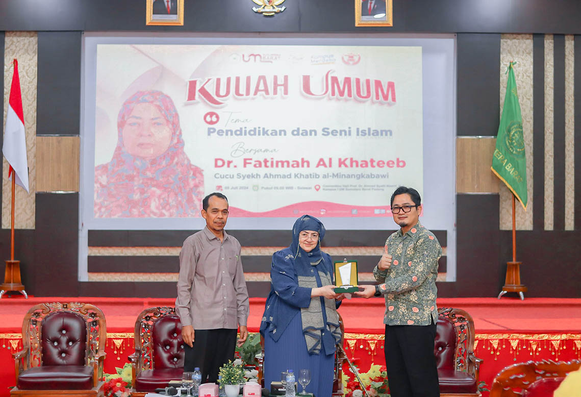 Dr. Fatimah Al Khateeb Beri Kuliah Umum di UM Sumbar