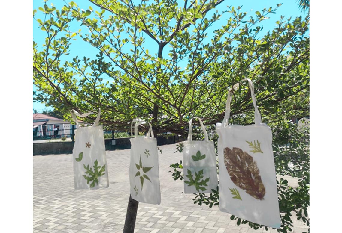 Totebag Ecoprint UKM Exotica Fakultas Kehutanan Siap Warnai Wisuda UM Sumatera Barat