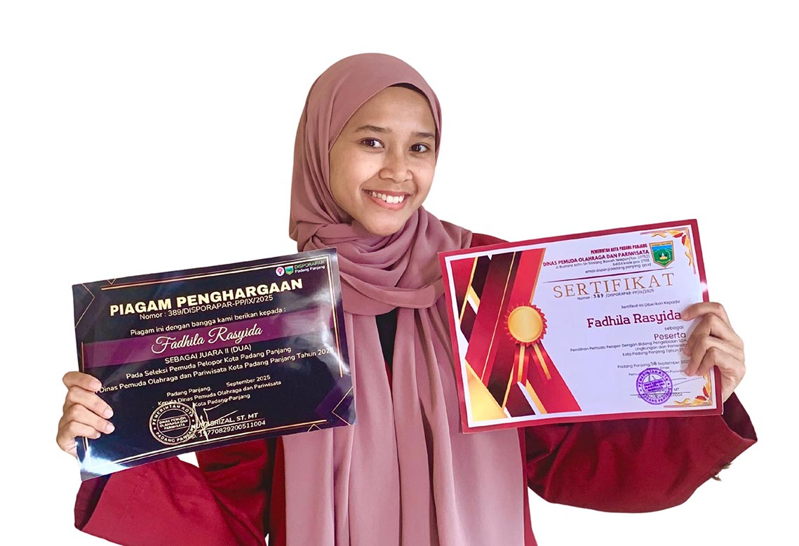 Raih Juara II Pemuda Pelopor Padang Panjang, Fadhila Rasyida Mahasiswi FKIP UM Sumatera Barat Torehkan Prestasi Lewat Inovasi Fashion Ramah Lingkungan