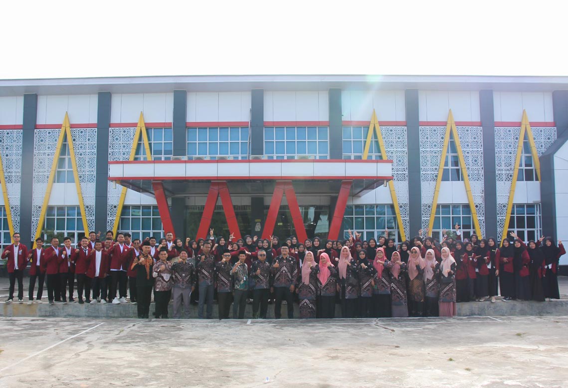 FAI UM Sumatera Barat Lepas 103 Mahasiswa Ikuti PPL di Berbagai Instansi Kota Padang