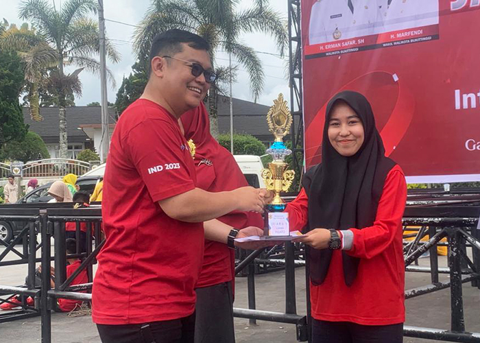 Fauziah Ramadani Sabet Juara Pertama Lomba Pidato Tingkat Kota