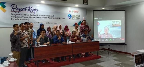 Rektor UM Sumbar Hadiri Pembukaan Raker Askui Di Bukiktinggi