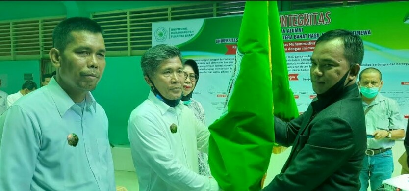 Rektor UMSB Lantik Syafrizal DT Palang Gagah Sebagai Ketua Umum IA UMSB