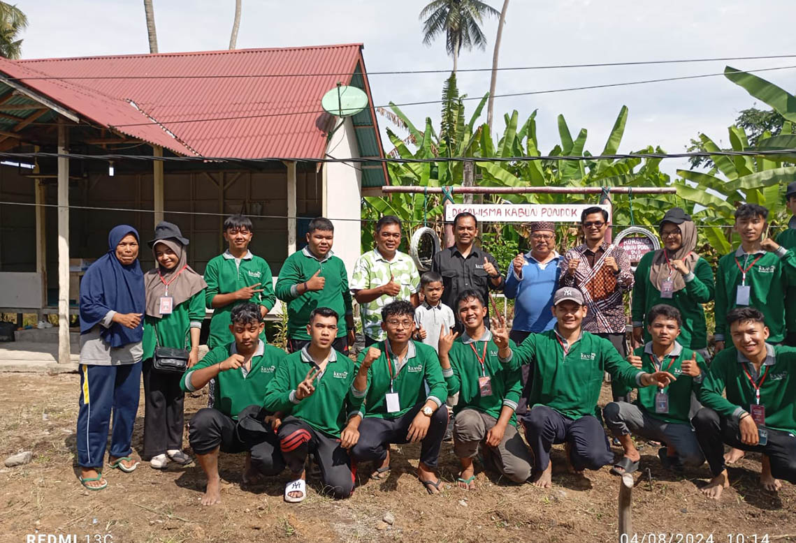 Pantau KKN MU 2024, Rektor UM Sumatera Barat Tuai Pujian Masyarakat Padang Pariaman