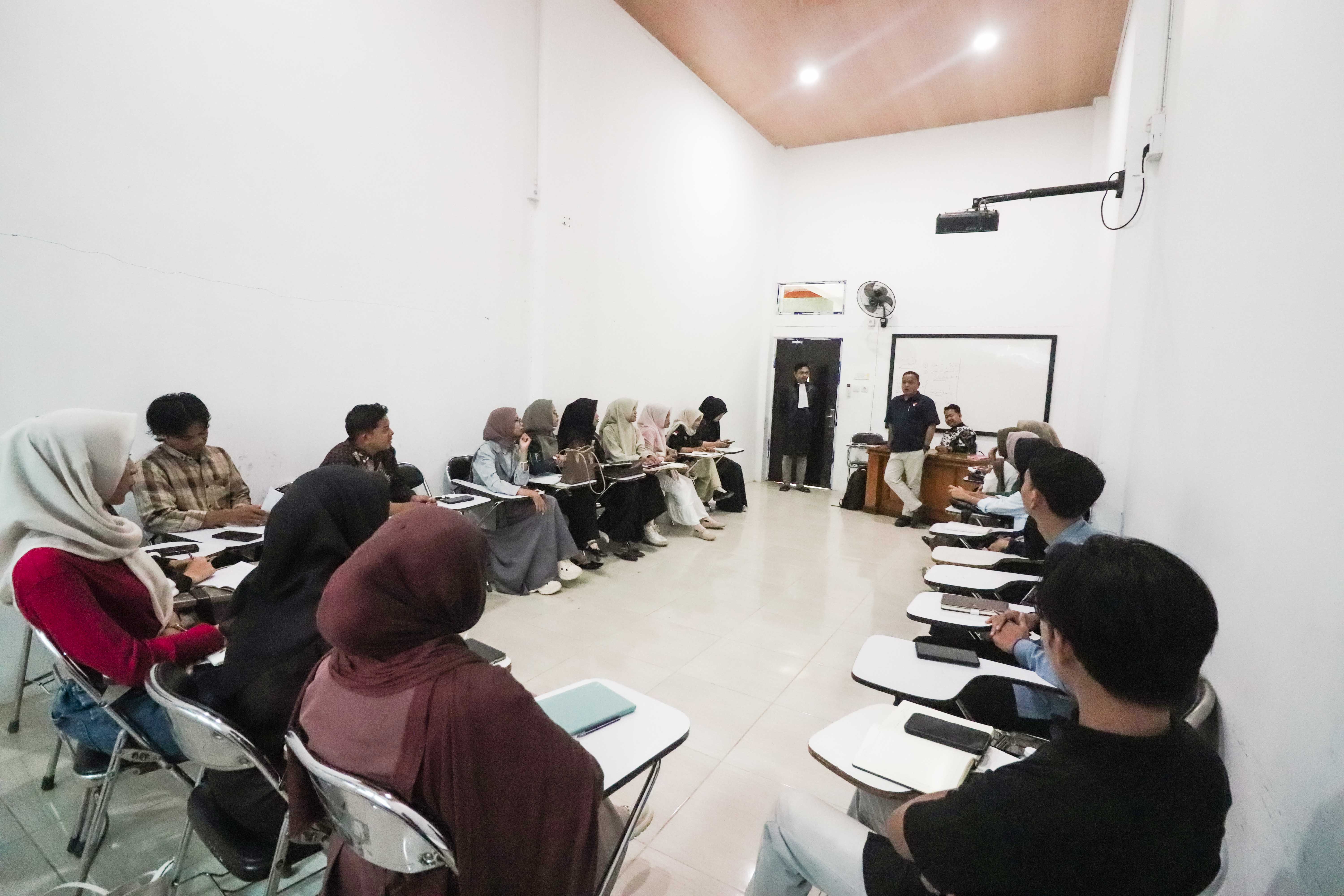 Prodi Hukum Keluarga UM Sumatera Barat Gelar Sekolah Persiapan Menuju Pelatihan Profesi Advokat dan Mediator