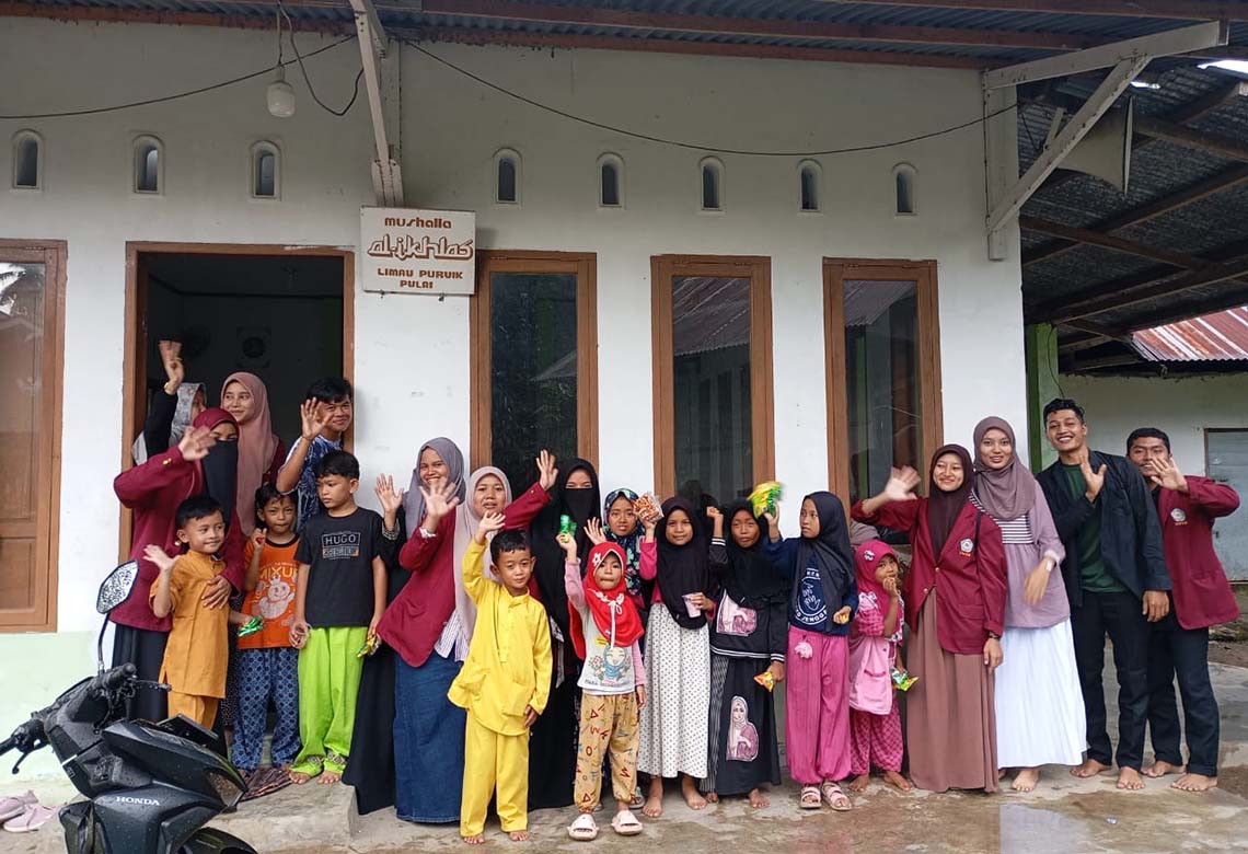 Mahasiswa PAI UM Sumbar Adakan My Trip My Adventure di Dusun Limau Puruik