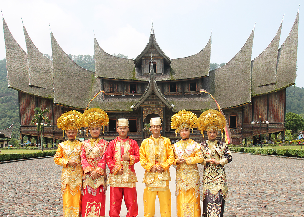 Mahasiswa PMM UM Sumatera Barat Perdalam Pengetahuan Seputar Budaya Minangkabau