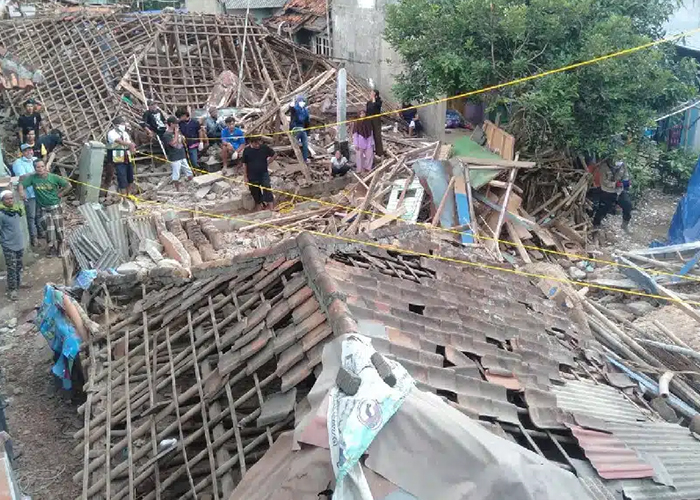 Peduli Gempa Cianjur, Mapala UM Sumatera Barat Salurkan Donasi