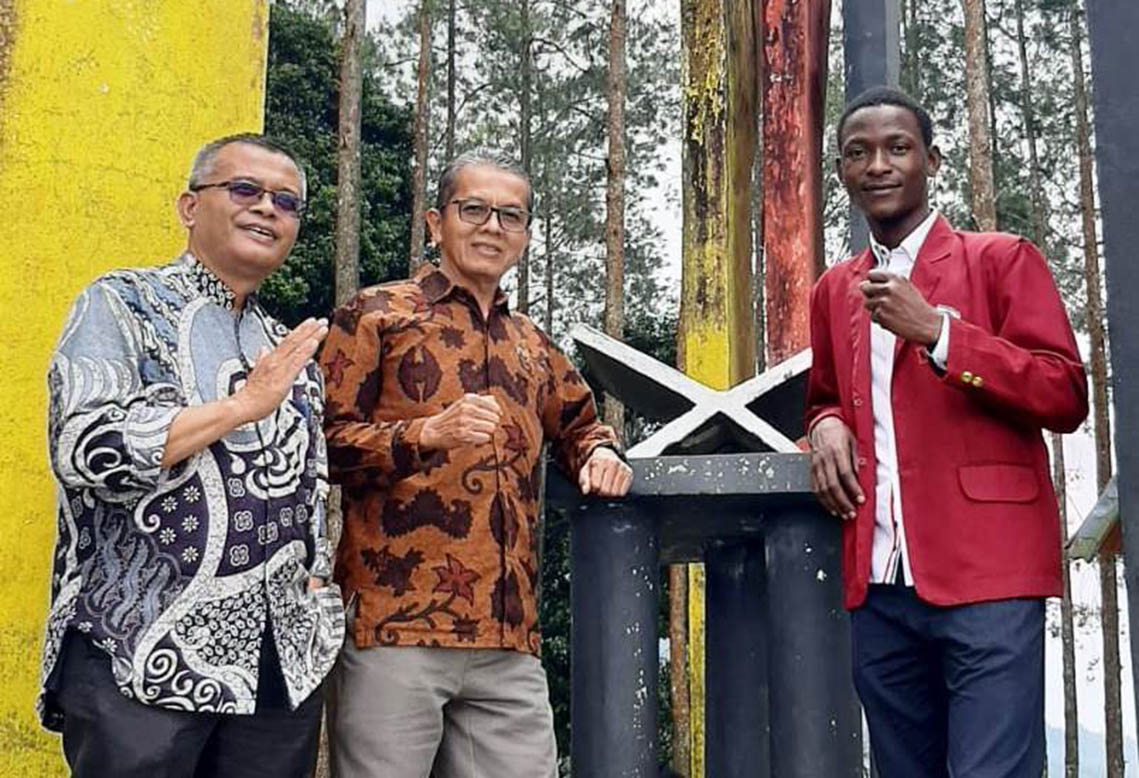 Feature : Tanah Datar, Ranah Penuh Daya Tawar