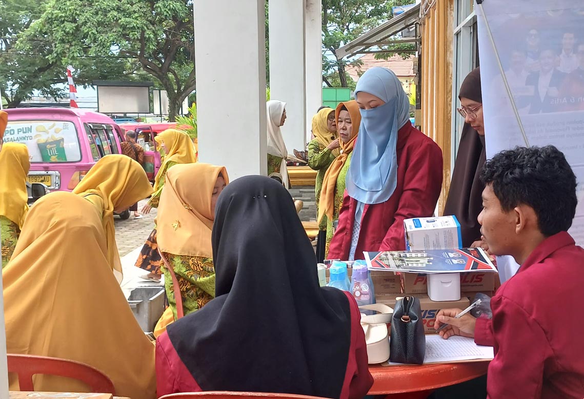 UM Sumatera Barat Gelar Cek Kesehatan Gratis dan Promosi Kampus di Pengajian Aisyiyah