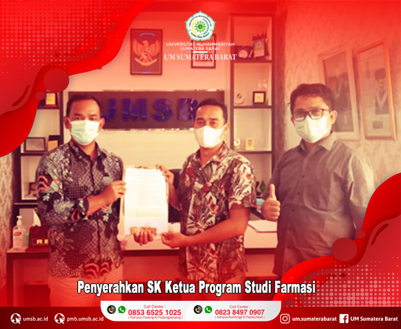 REKTOR UM SUMATERA BARAT SERAHKAN SK KETUA PROGRAM STUDI FARMASI
