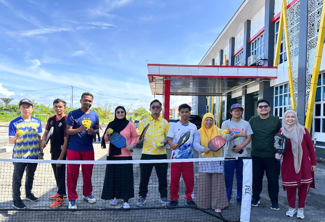 Gelar Hari Bermuhammadiyah, UM Sumatera Barat Perkenalkan Olahraga Pickleball Bagi Civitas Akademik