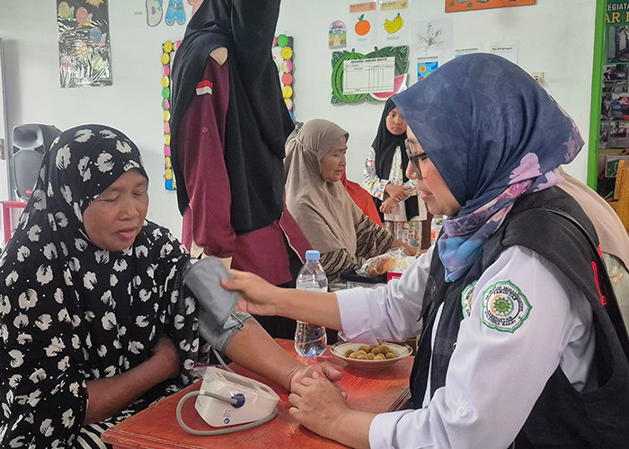 UM Sumatera Barat Gelar Pemeriksaan Kesehatan Gratis bagi Warga Terdampak Bencana