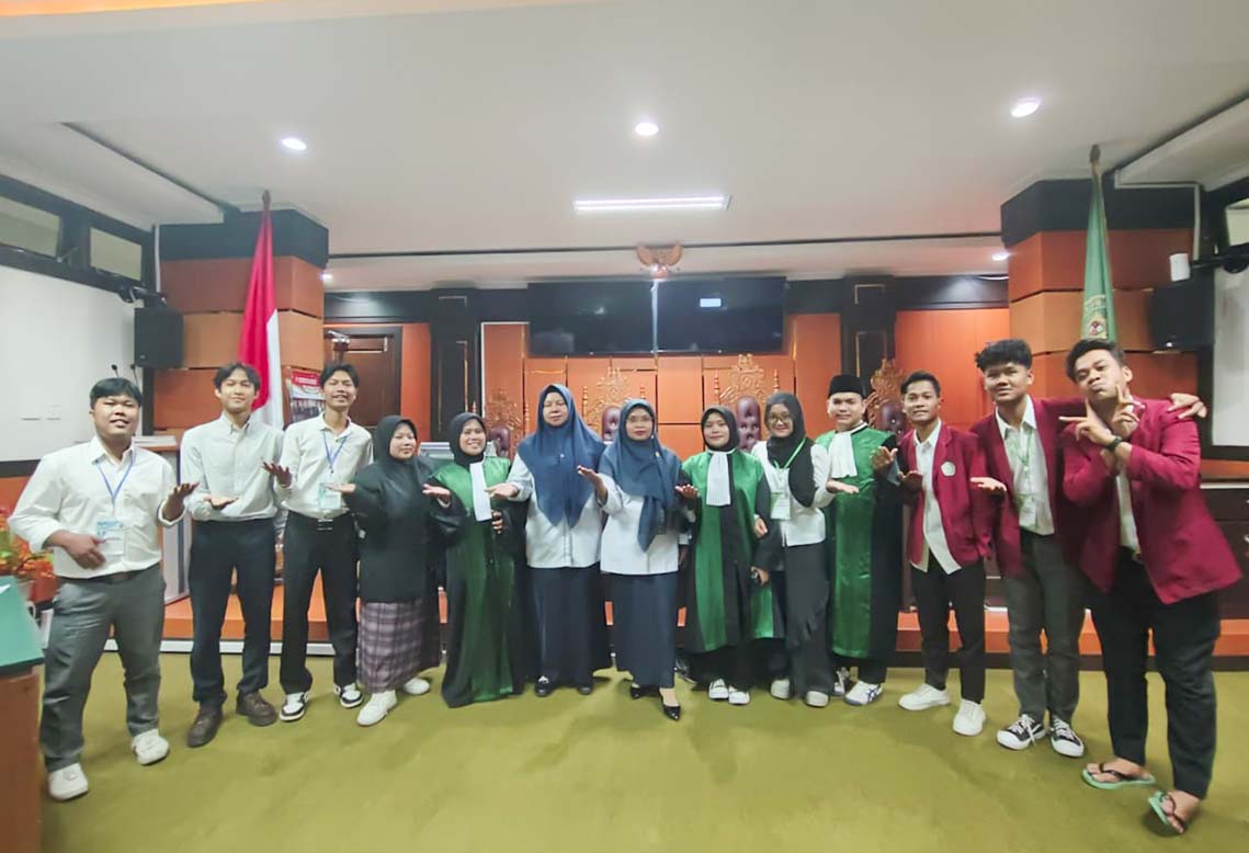 Mahasiswa Hukum Keluarga UM Sumatera Barat Laksanakan Ujian Sidang Peradilan Semu di Pengadilan Agama Padang