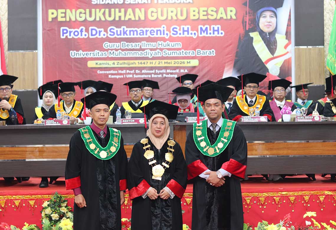 Prof. Dr. Sukmareni, S.H, M.H Resmi Dikukuhkan Sebagai Guru Besar UM Sumatera Barat