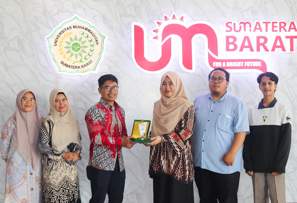 Terima Kunjungan Pusat Urusan Internasional UIN Imam Bonjol, LKUI UM Sumatera Barat Berbagi Pengalaman Internasionalisasi