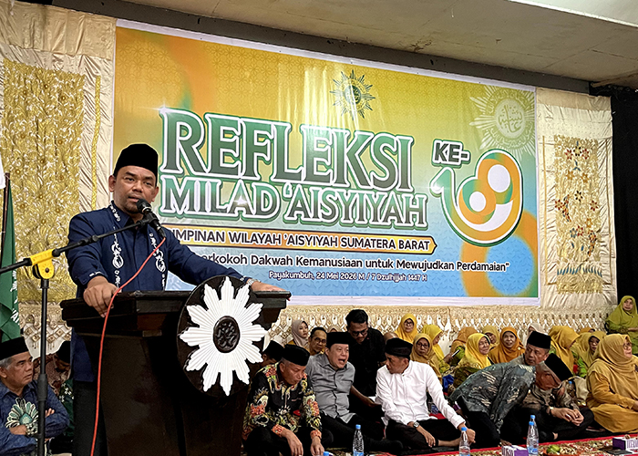 Rektor UM Sumatera Barat Isi Pengajian Refleksi Milad ‘Aisyiyah ke-109 