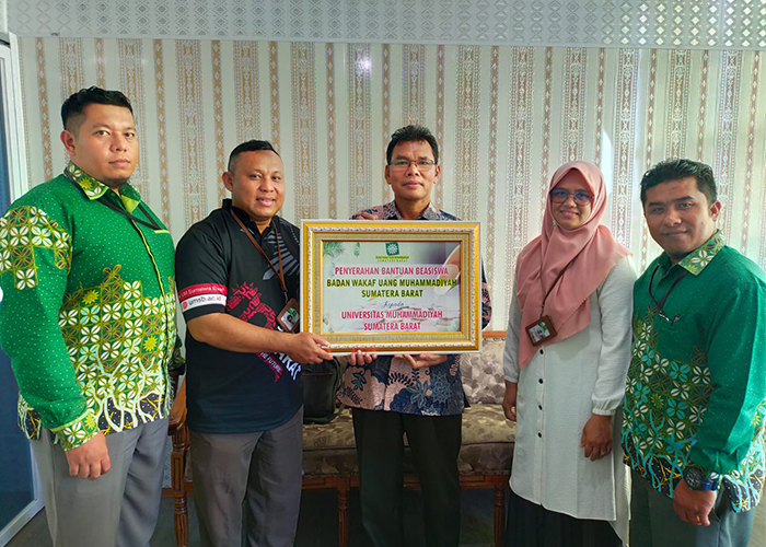 UM Sumatera Barat Terima Bantuan Beasiswa Dari Badan Wakaf Uang Muhammadiyah