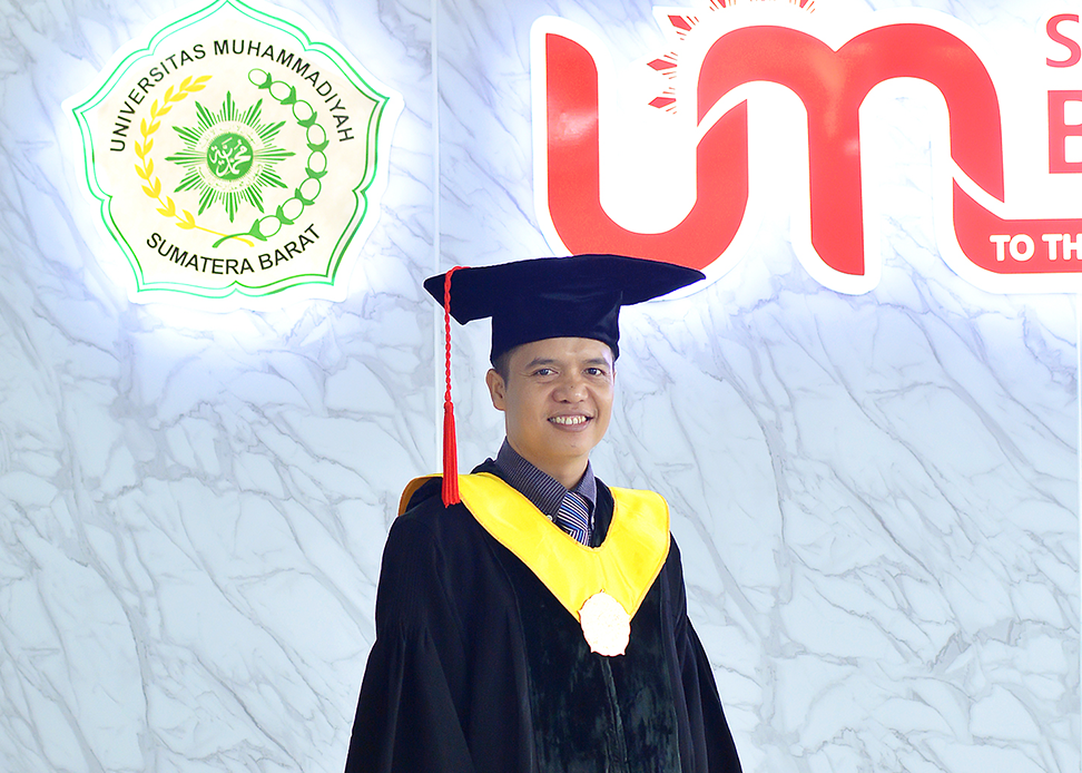 Sulitnya Kehidupan Akan Mengajarkanmu Bagaimana Cara Hidup, "Meraih Gelar Guru Besar di Usia Muda"