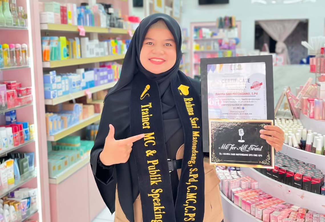 Rahma Sari Matondang, Mahasiswi Pendidikan Bahasa Inggris UM Sumatera Barat Jadi MC dan Public Speaker Muda Bersertifikasi Nasional
