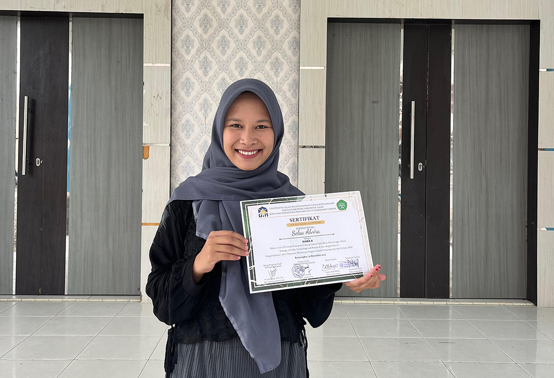 Selsa Alvira, Mahasiswi Hukum Keluarga FAI UM Sumatera Barat Raih Juara Lomba Cipta Baca Puisi IB Competition