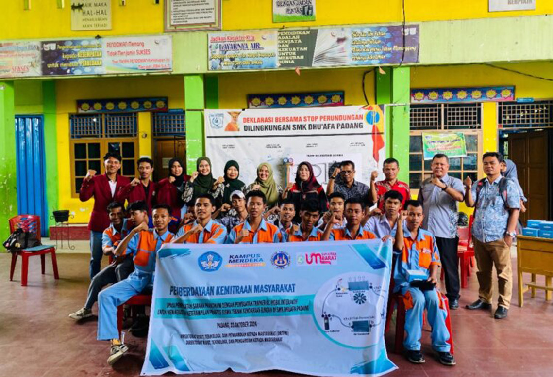 Tim PKM UM Sumatera Barat Bina Siswa SMK Dhuafa Padang