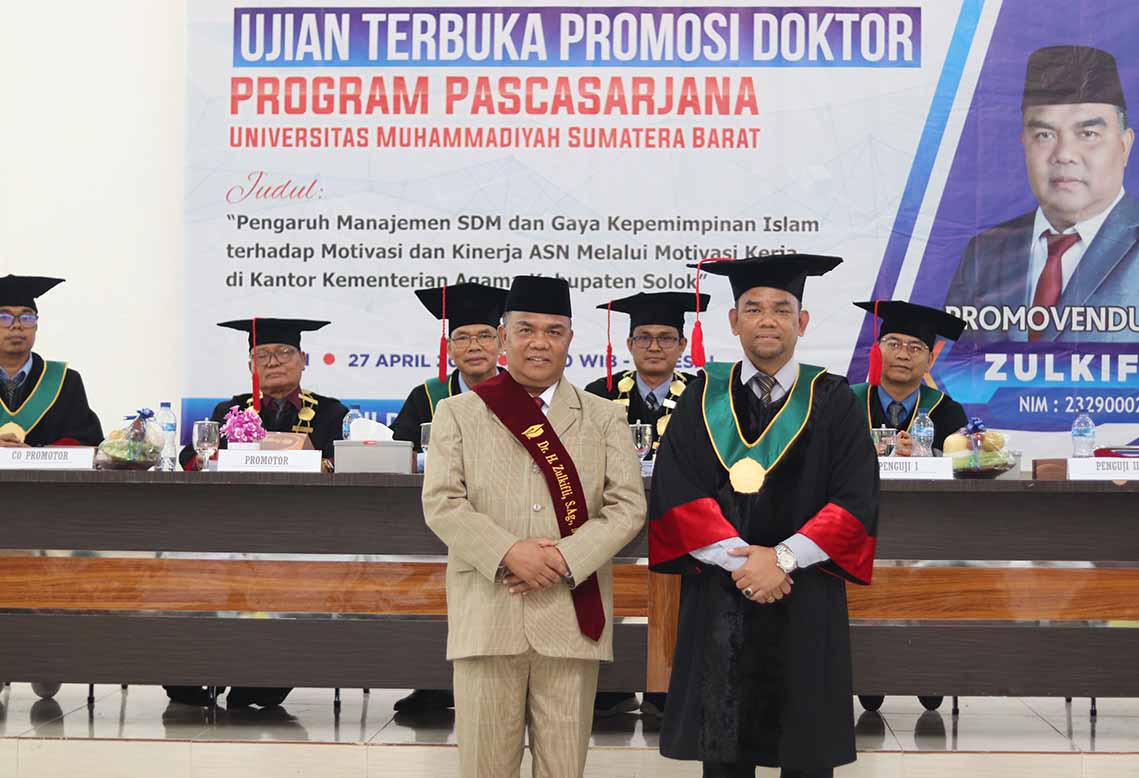Mahasiswa Program Doktor Pertama UM Sumatera Barat Jalani Ujian Disertasi Perdana