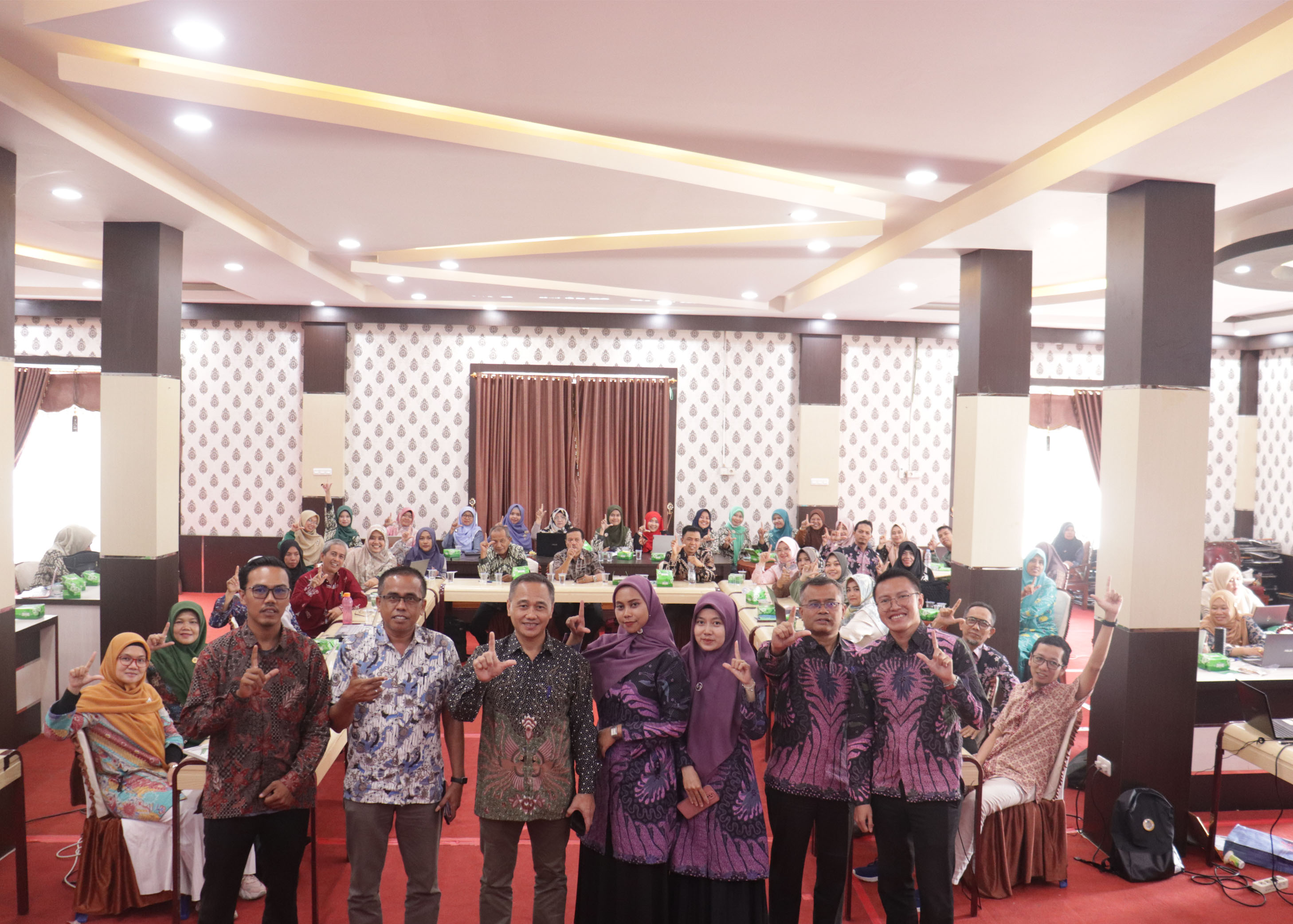 Dongkrak Produksi Buku Ajar Di UM Sumatera Barat UMSB Press Dan PT. Rajagrafindo Persada Jalin Kerja Sama