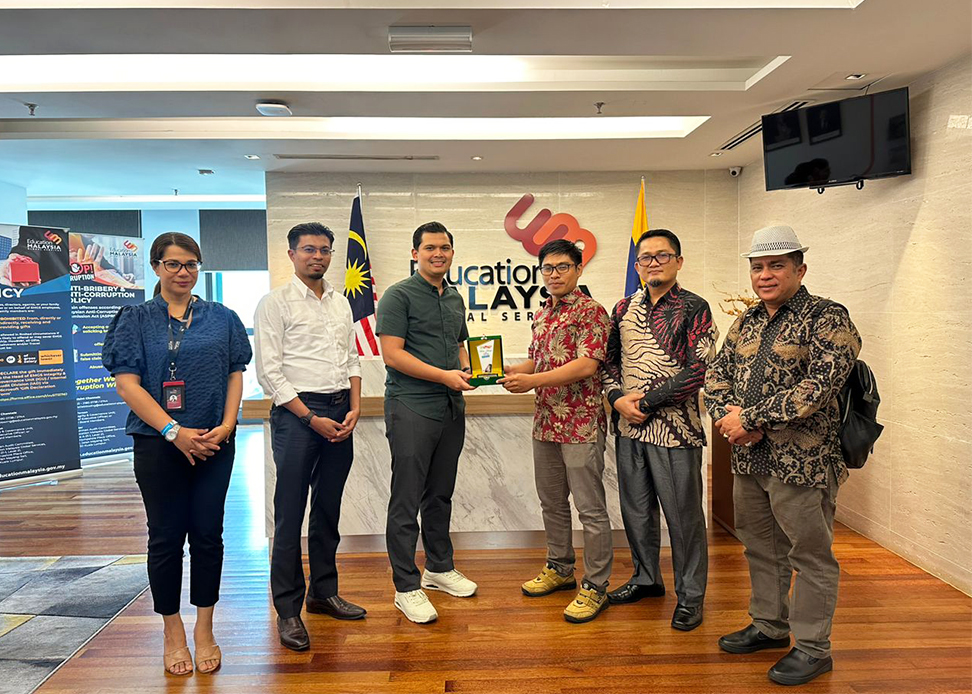 Memenuhi Undangan Education Malaysia Global Services (EMGS) UM Sumatera Barat Juga Peroleh Kesepakatan Awal Kerjasama Dengan Beberapa Universitas