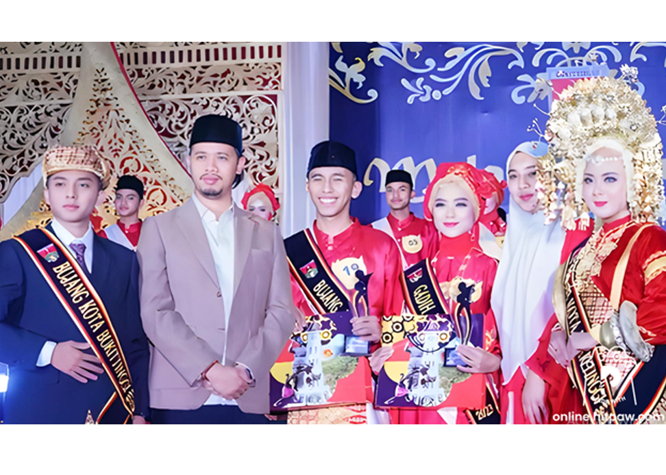 Haris Surya Pratama Terima Anugerah Sebagai Bujang Kota Bukittinggi Tahun 2023