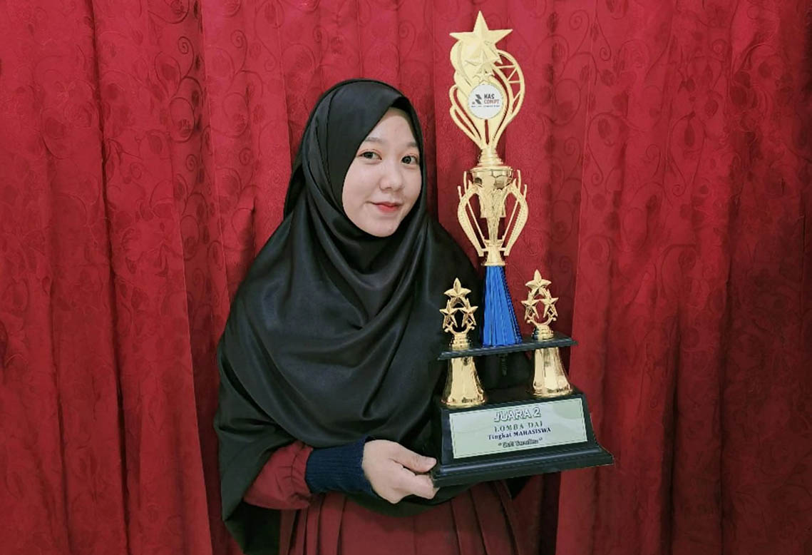 Mahasiswi PAI UM Sumbar, Doli Yarselina Juarai Lomba Pidato Tingkat Nasional