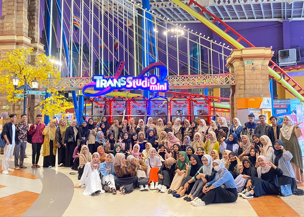 Prodi PGMI UM Sumatera Barat Nobar Film 