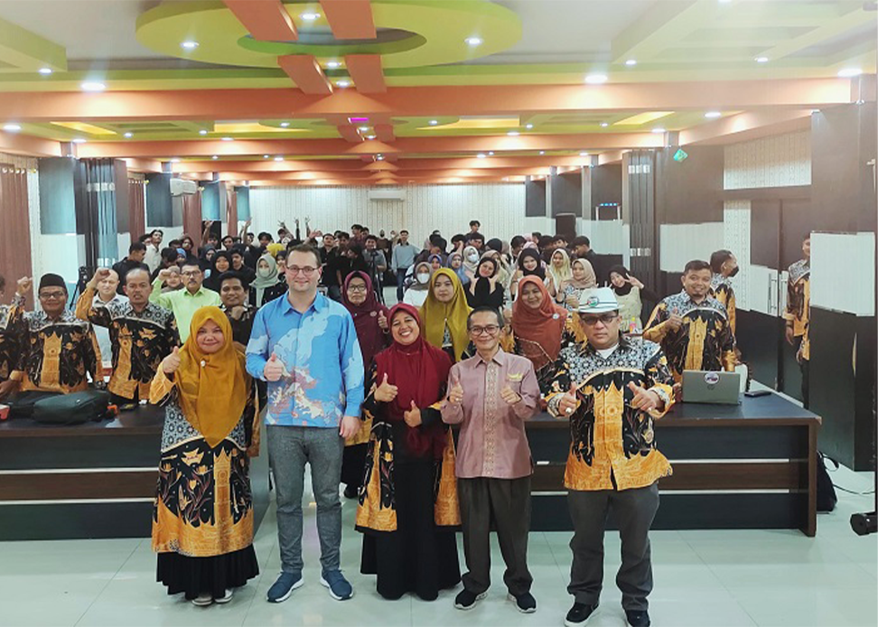Buktikan Ucapannya, Dekan Fakultas Hukum Datangkan Pakar Hukum Internasional Ke Kampus III UM Sumbar