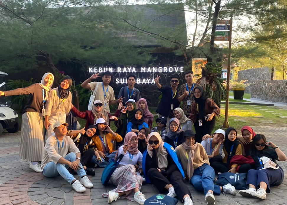 Menjelajahi Keajaiban Taman Botani Mangrove Surabaya: Perjalanan bersama Kelompok Mahatta