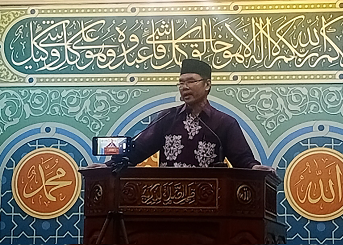 Wakil Rektor II UM Sumatera Barat Jadi Penceramah di Shalat Tarawih Perdana