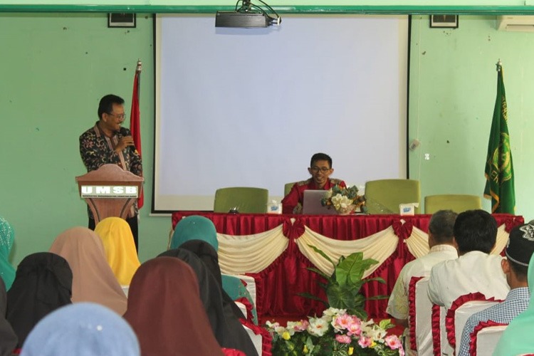 Kuliah Umum FAI tentang Problematika Terjemahan Al-Qur'an di Indonesia 