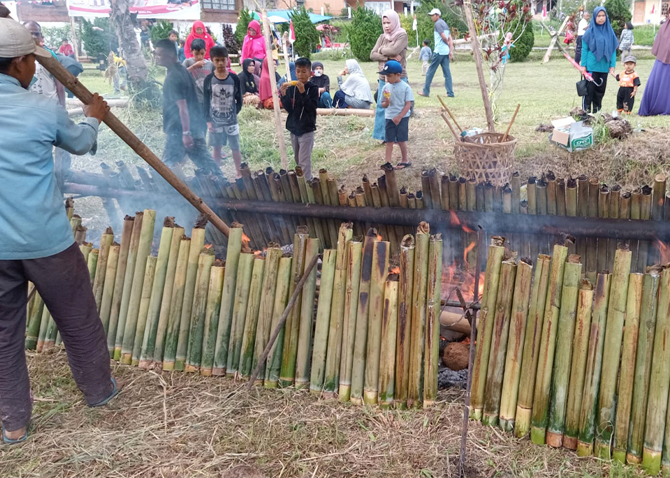 Spektakuler! Event Kampuang Di Hadiri Wisatawan Luar Negeri