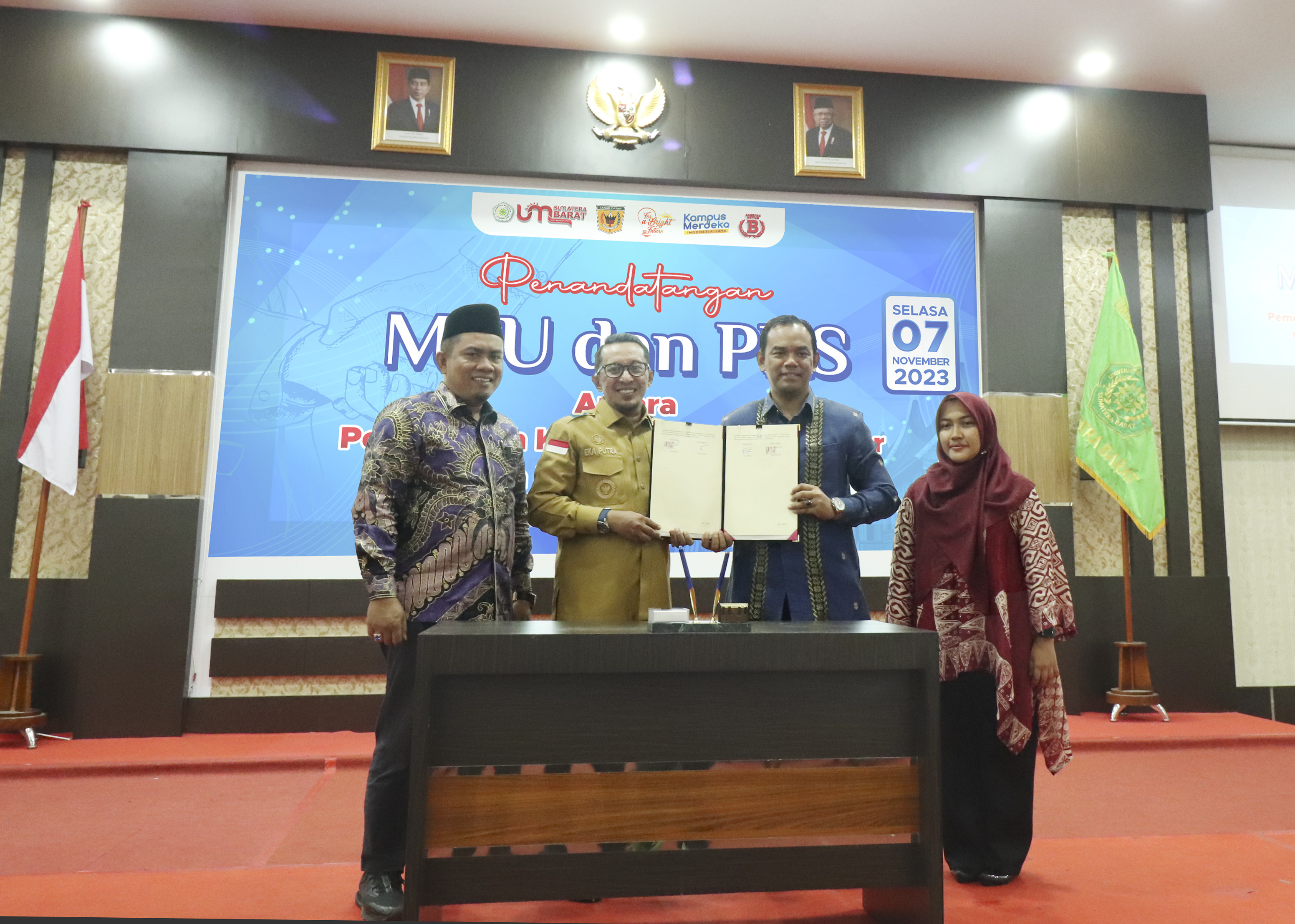 Kolaborasi Untuk Kemajuan Pendidikan, Pemkab Tanah Datar Bersama UM Sumatera Barat Teken MoU