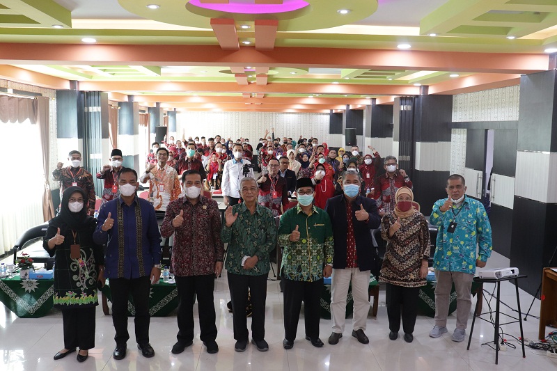 Dr. Muhammad Busyro Muqaddas Buka Munas FORDEK Dan APSIH Di UM Sumbar