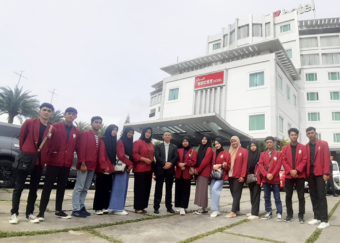 Peduli Lingkungan, Mahasiswa Pariwisata UM Sumatera Barat Sigi Pengolahan Sampah Hotel di Bukittinggi