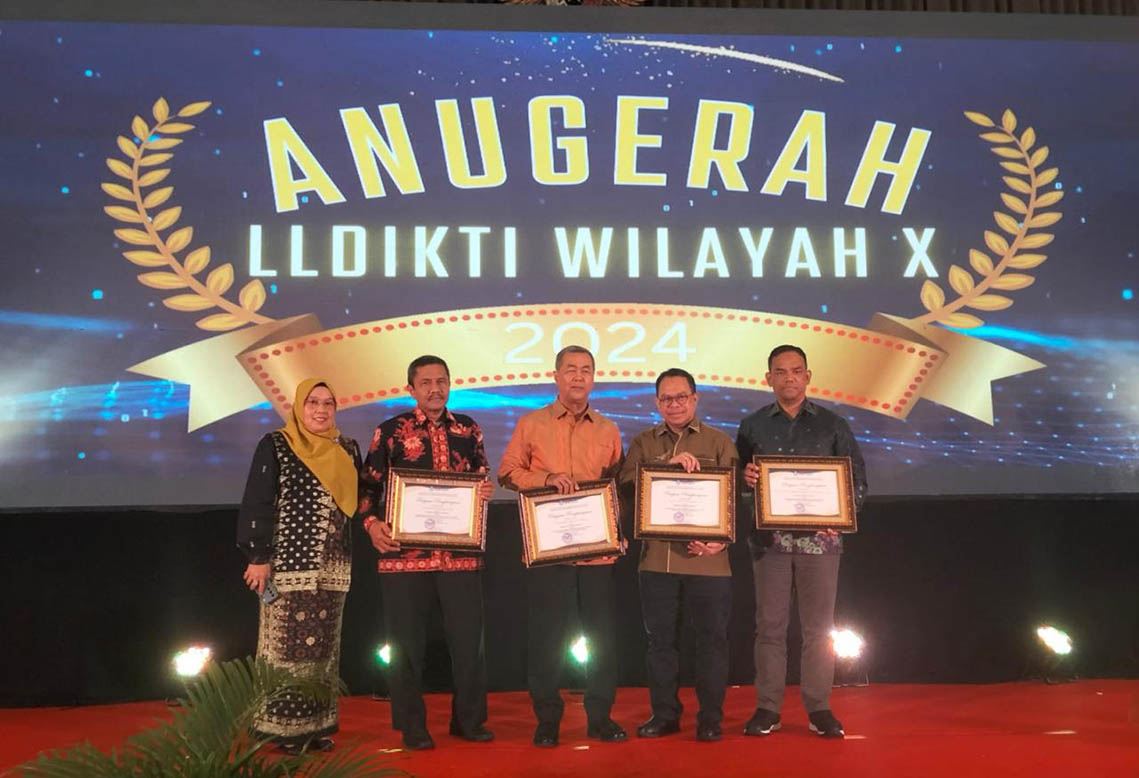 Semakin Unggul dan Terdepan, UM Sumatera Barat Terima Empat Anugerah dari LLDIKTI Wilayah X 2024