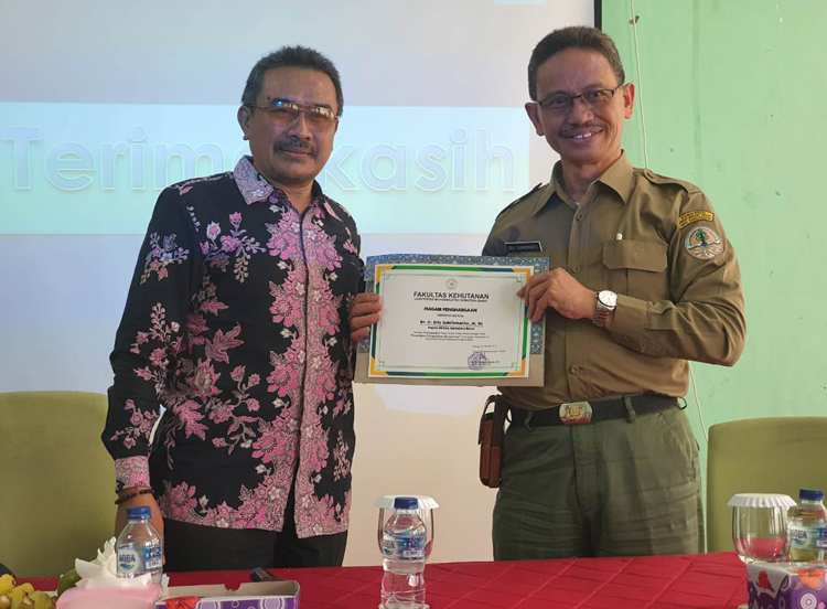Kuliah Umum Fakultas Kehutanan bersama Kepala BKSDA Sumbar Bapak Dr. Ir. Erly Sukrismanto, M.Sc,