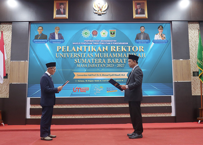 Dr. Riki Saputra Dilantik Sebagai Rektor UM Sumatera Barat Periode 2023 - 2027