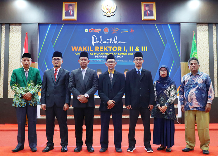 Pelantikan Wakil Rektor UM Sumatera Barat Periode 2023 - 2027