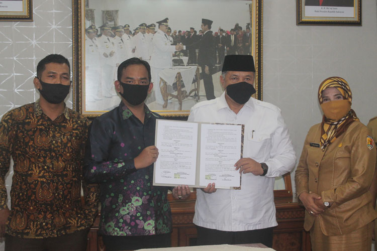 UMSB Tandatangani MoU dengan Pemko Solok 